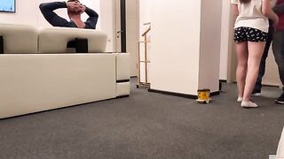 A delivery guy came to the house and was asked to drink coffee with a cuckold wife