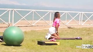 Peruvian instructor caught in sexy exercise routine at the gym