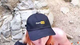 A sexy girl has a blowjob and risks sex in nature
