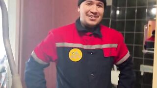 A woman was unfaithful to her husband with a locksmith, it all ended in creampie