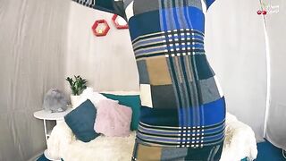 The pretty MILF with a big ass is craving for a huge cock
