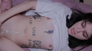 A cute girl with pink pussy invites you to cum on her ♡