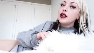 Girlfriend's persuasive blowjob video, a popular CEI trend