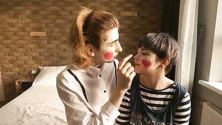 A hot mime show that will leave you without breath, damn!