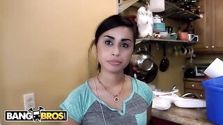 A housekeeper, Eva Saldana, got a big dick from her client for polishing