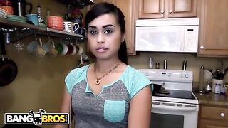 A housekeeper, Eva Saldana, got a big dick from her client for polishing