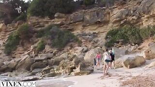 Stunning Sia gets screwed on the beach after getting lost