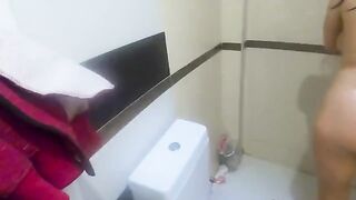 I fooled busty stepmom into thinking I was her husband, and we showered