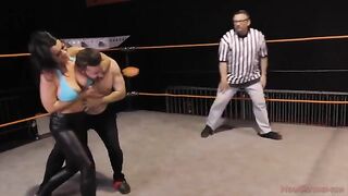 Nadia White uses her powerful ass to dominate Glenn King