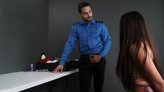 TSA agent found a toy in the bag of a Latina traveler and took her to his office