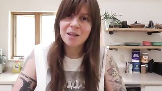 A neighbor from Wisconsin is begging for man’s cock and creampie in POV