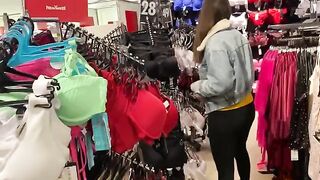 Shopping in ChihuahuaSU ends with intense action in the toilet of the gallery