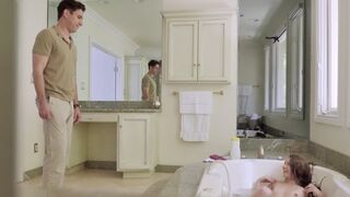 Step sister gives her opinion on the big dick of her stepbrother in the bathtub