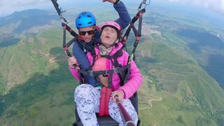Paragliding with a risk of squirting in 2200 m above the sea, an extreme adventure!