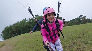 Paragliding with a risk of squirting in 2200 m above the sea, an extreme adventure!
