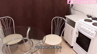 It's good that my girlfriend is late, I have time for fun