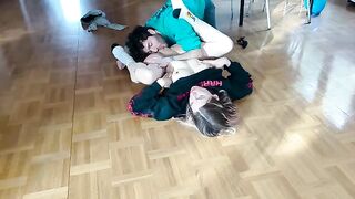 Guy fucked his horny GF on the floor and got a huge load