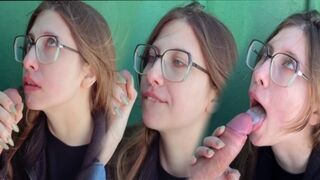 Public blowjob with a cute girl and a thrilling finish