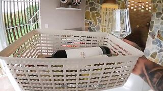 I seduced a hotel worker and it ended in a delicious finish, damn hot!