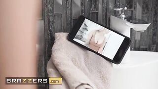 Isabelle Deltore, hot blonde Australian, gets screwed after teasing in shower