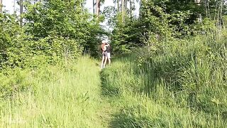 A man fucked a girl with a perfect ass in the forest, risking exposure