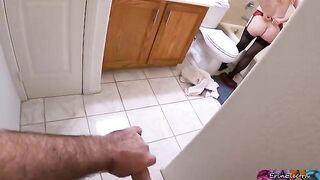 A stepson got his stepmom naked and wet in the shower, it was awesome