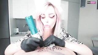 Getting a tattoo at home with a cute girl is painful and pleasurable