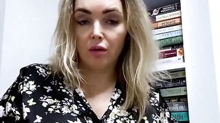 If you want to bed a friend's mom, pretend to be smart - Life hack