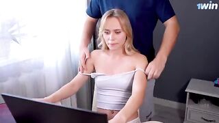 The massage for a streamer stepsister ended with sex