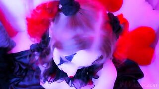 A kinky clown makes a blowjob and gets a facial in this spicy scene