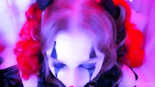A kinky clown makes a blowjob and gets a facial in this spicy scene