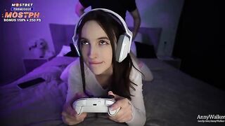 A young gamer’s cock gets sucked by his stepsister in a steamy scene