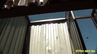 A girl was secretly filmed in a beach cabin, erporn style