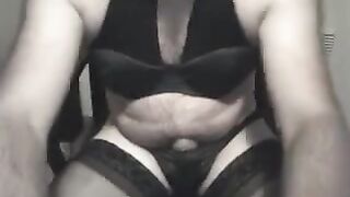 While jerking off, the second hand plunged into the ass crack
