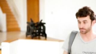 Two men fucked sexy MILF Veronika Avluv in her tight pussy