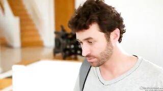 Two men fucked sexy MILF Veronika Avluv in her tight pussy