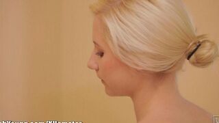 A beautiful body can be treated gently after a hot shower