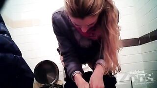 A hidden camera was set up in the toilet of a store for an experiment