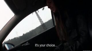 A cunning taxi driver forced the passenger to suck his cock