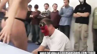 An abnormal model has a dirty mouth and likes to have fun