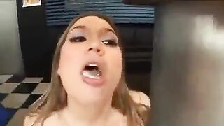 A man’s sperm volume is very large, he fucks a lot of girls
