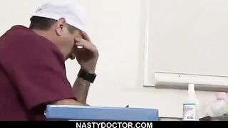 The doctor used a device to stretch the girl's pussy in the hospital