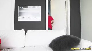 A man harshly fucked a beauty in the shower, using his toothbrush for extra thrill