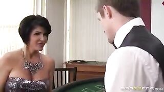 The girl lost her bet and had to fuck in cards