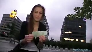 A girl agreed to have sex for money with a total stranger