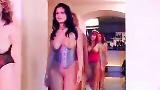 Gangbang with a woman with big natural tits and a beautiful body