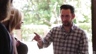 A guy has sex with his girlfriend with a cute cheek