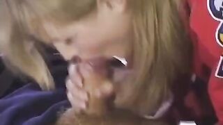 Hockey fan offered the player to fuck her in ass