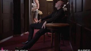 A beautiful blonde demonstrates her professional skills in sex