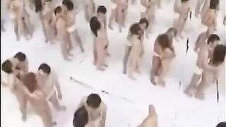 The largest gangbang in the history of porn, an unforgettable sight!